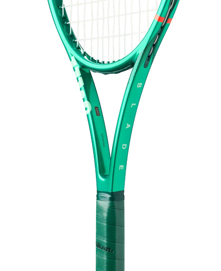 Wilson Blade 98 16x19 V10 Tennis Racquet